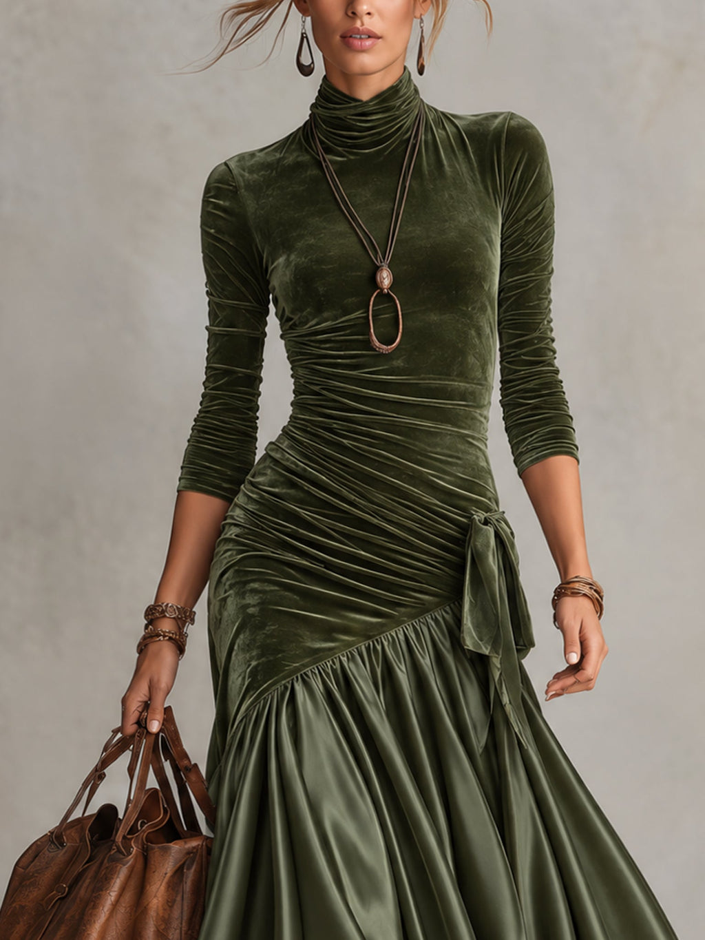 Robe longue vert olive en velours stretch et satin avec bas en dentelle
