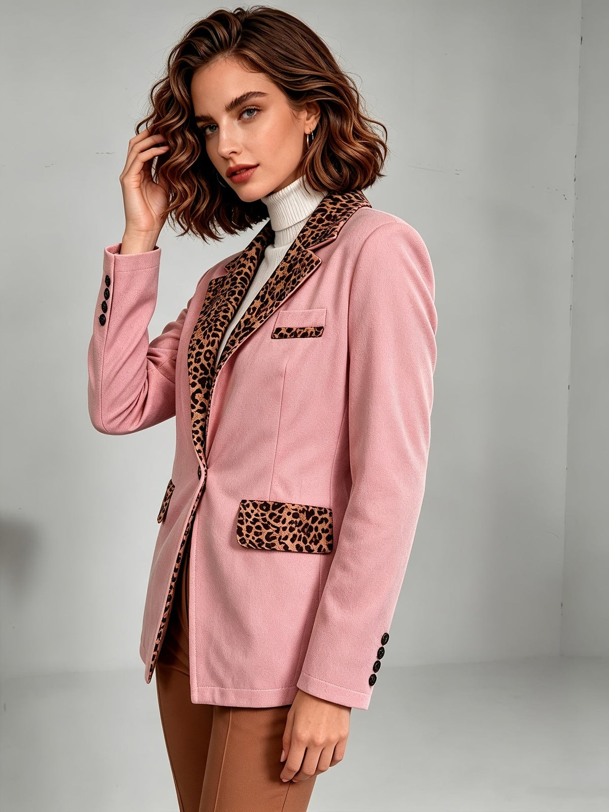 Clementine | Blazer ajusté en velours avec détails léopard