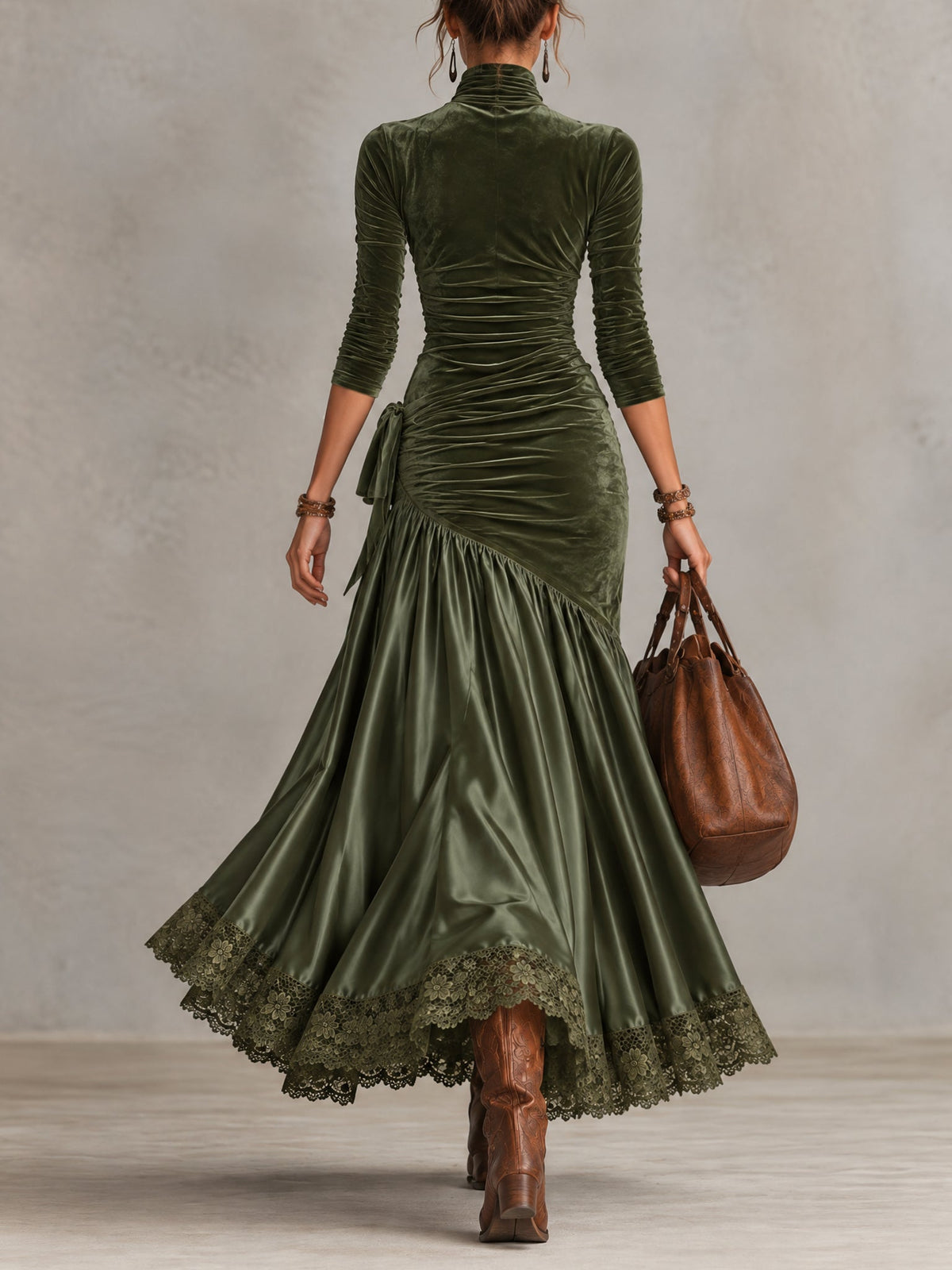 Robe longue vert olive en velours stretch et satin avec bas en dentelle