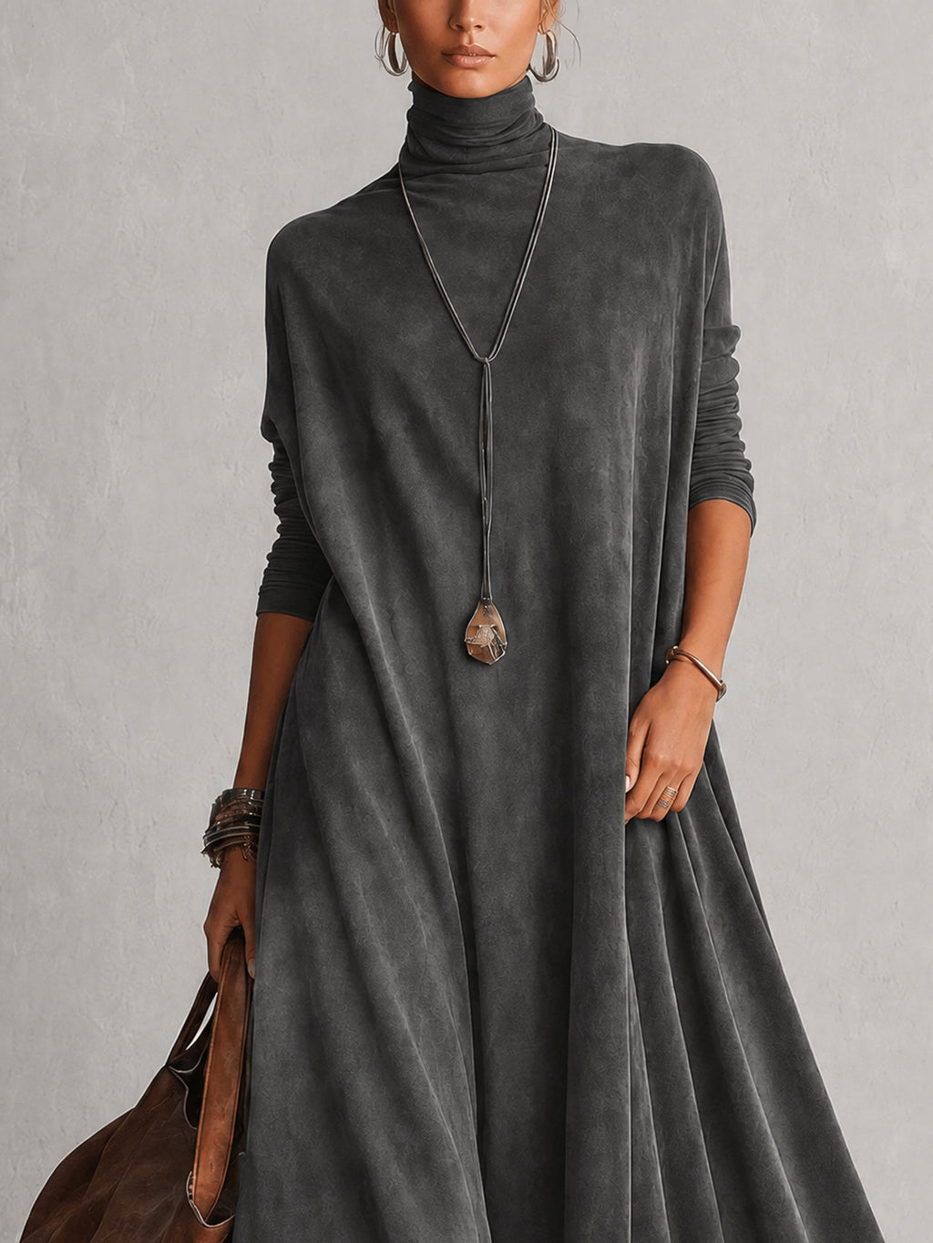 Robe longue vintage marron effet daim à manches longues et bas en dentelle