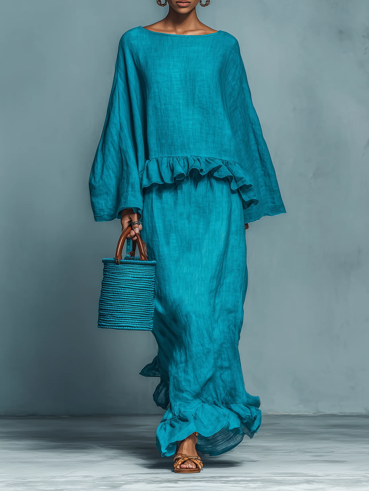 Ensemble Bleu Blouse à Volants et Jupe Droite
