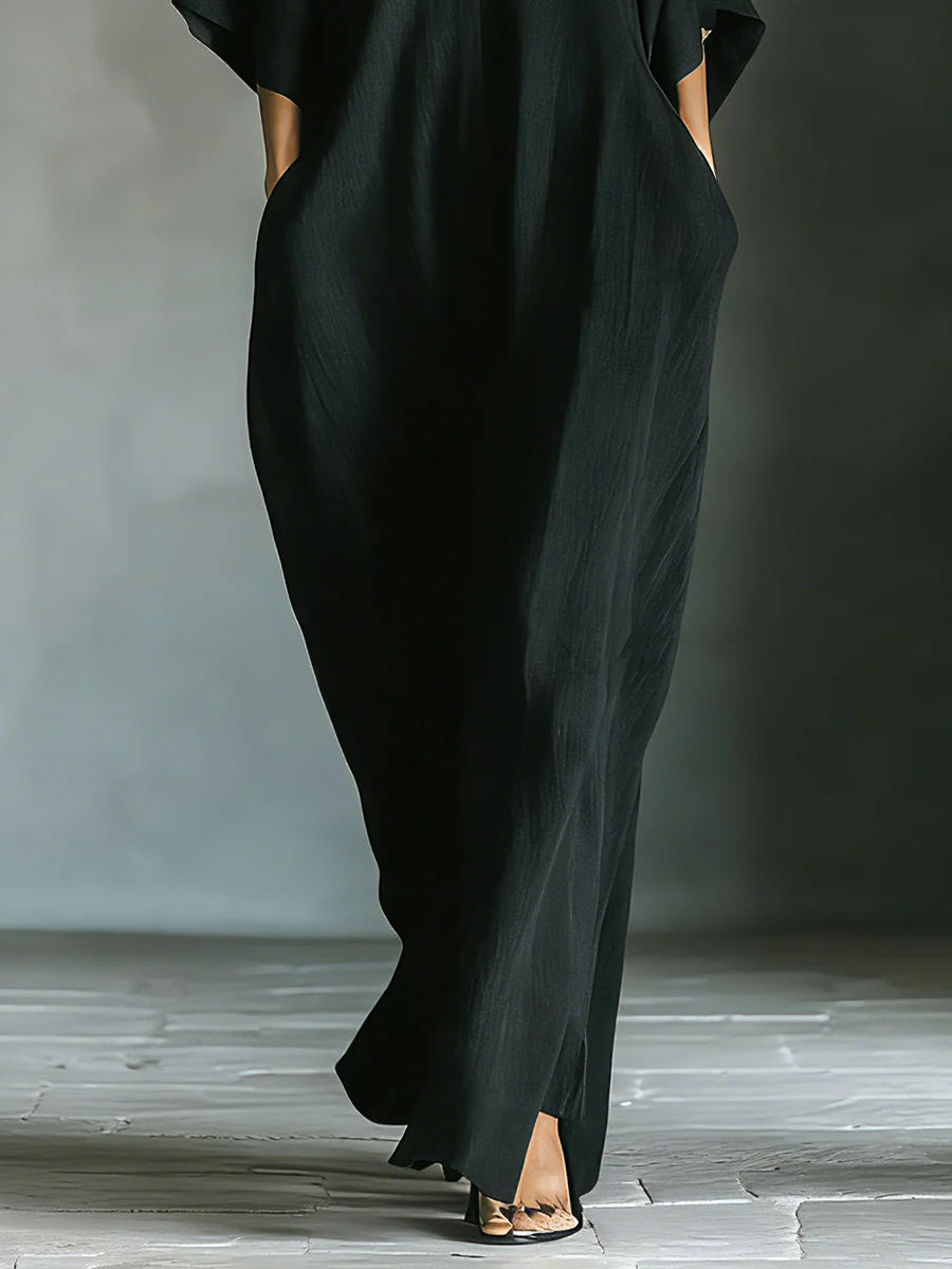 Alessandra | Robe longue noire oversize minimaliste à manches kimono