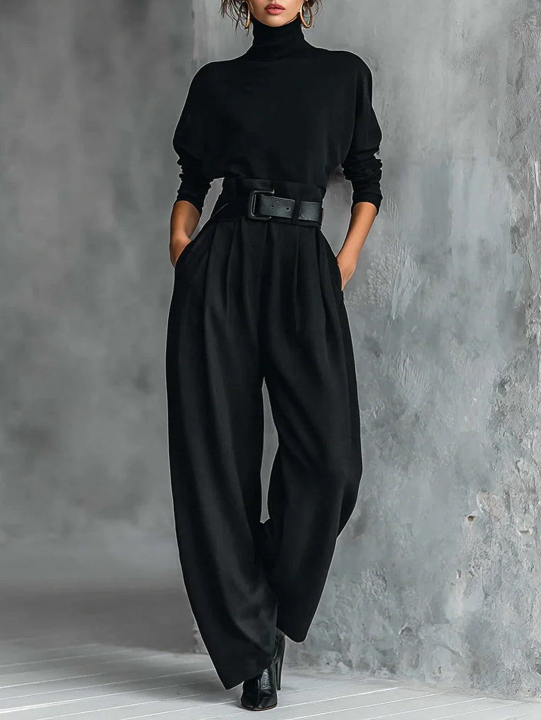 Ensemble noir deux pièces avec t-shirt à col roulé à manches longues et pantalon droit (ceinture incluse)