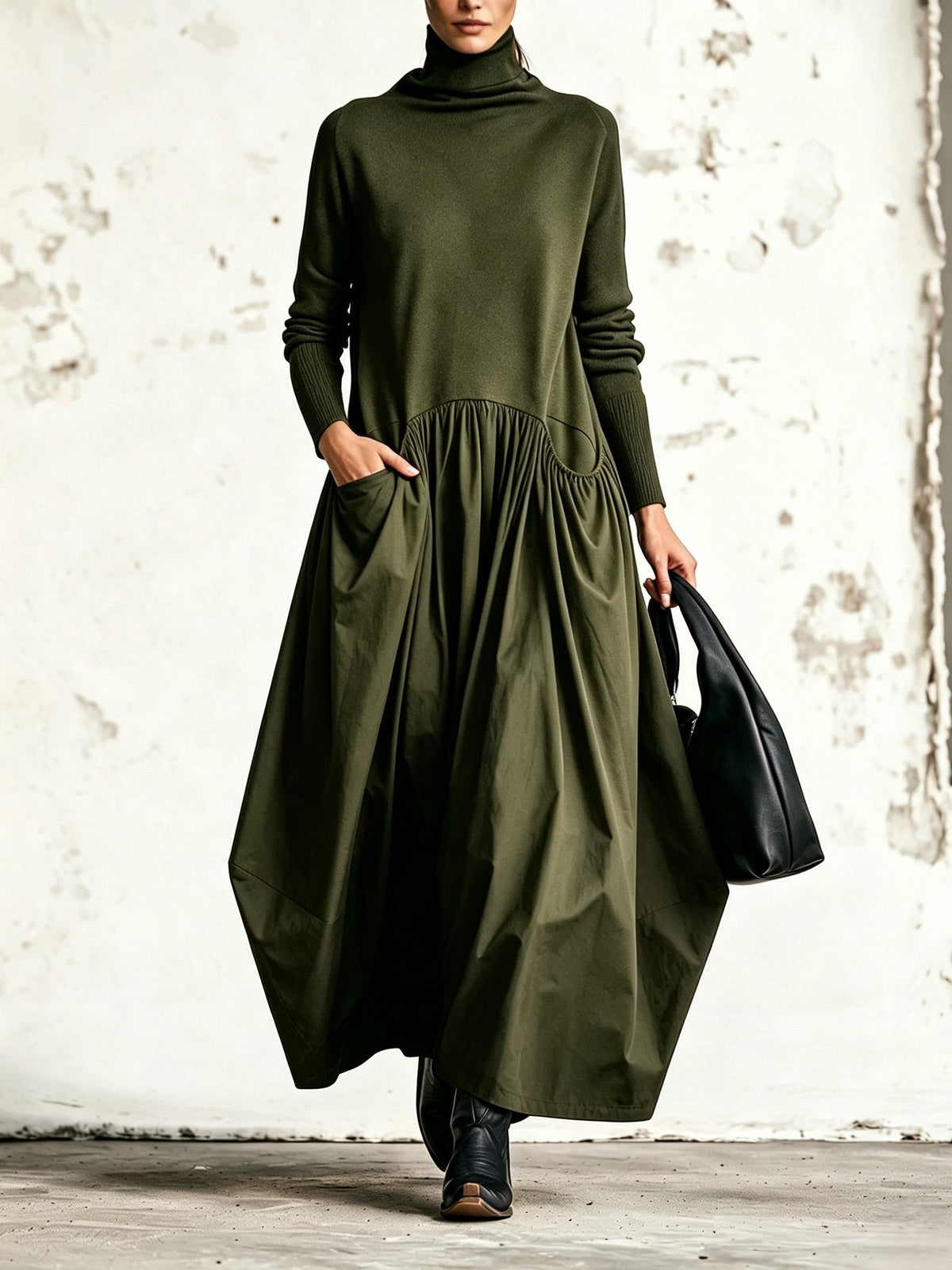 Robe longue oversize à col roulé et poches